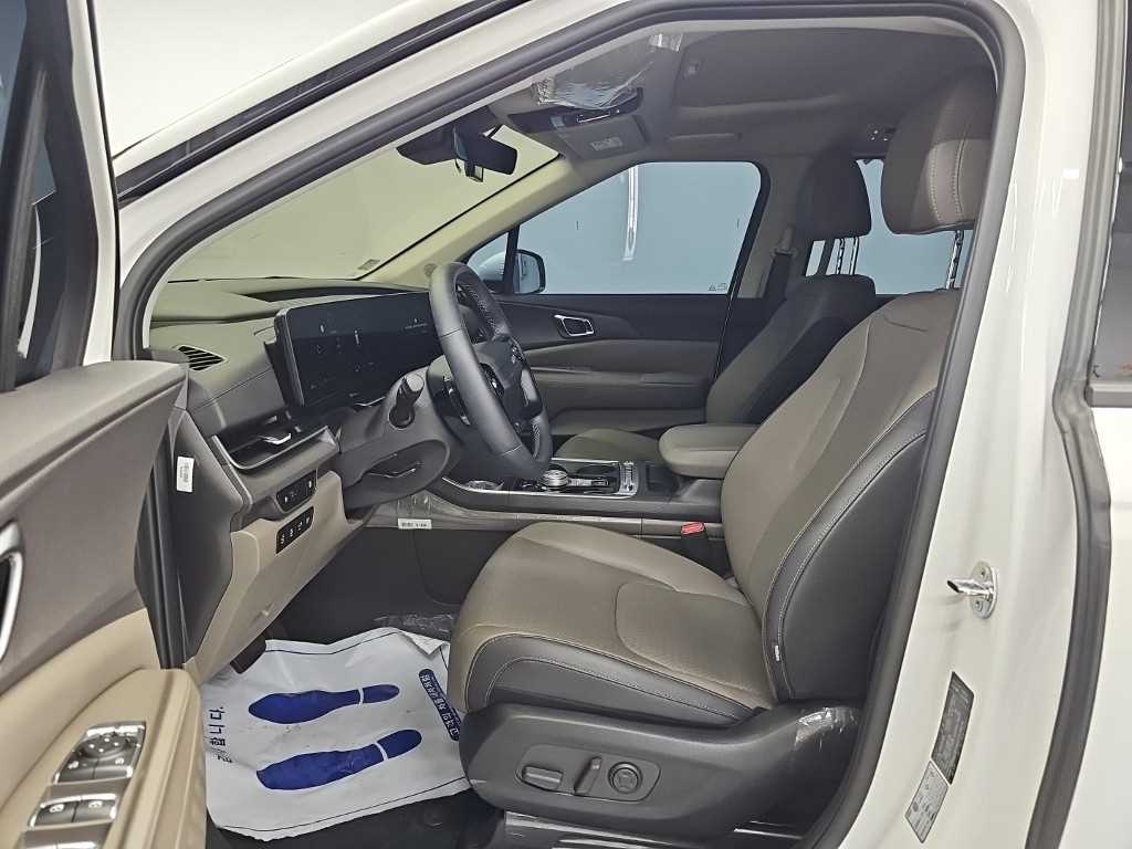 Kia Carnival — photo 11