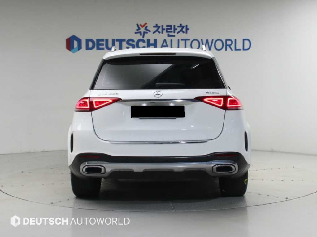 Mercedes-Benz GLE-Class — photo 04