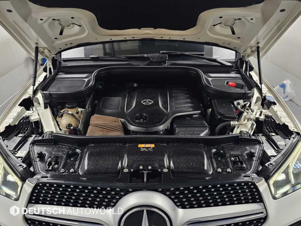 Mercedes-Benz GLE-Class — photo 06