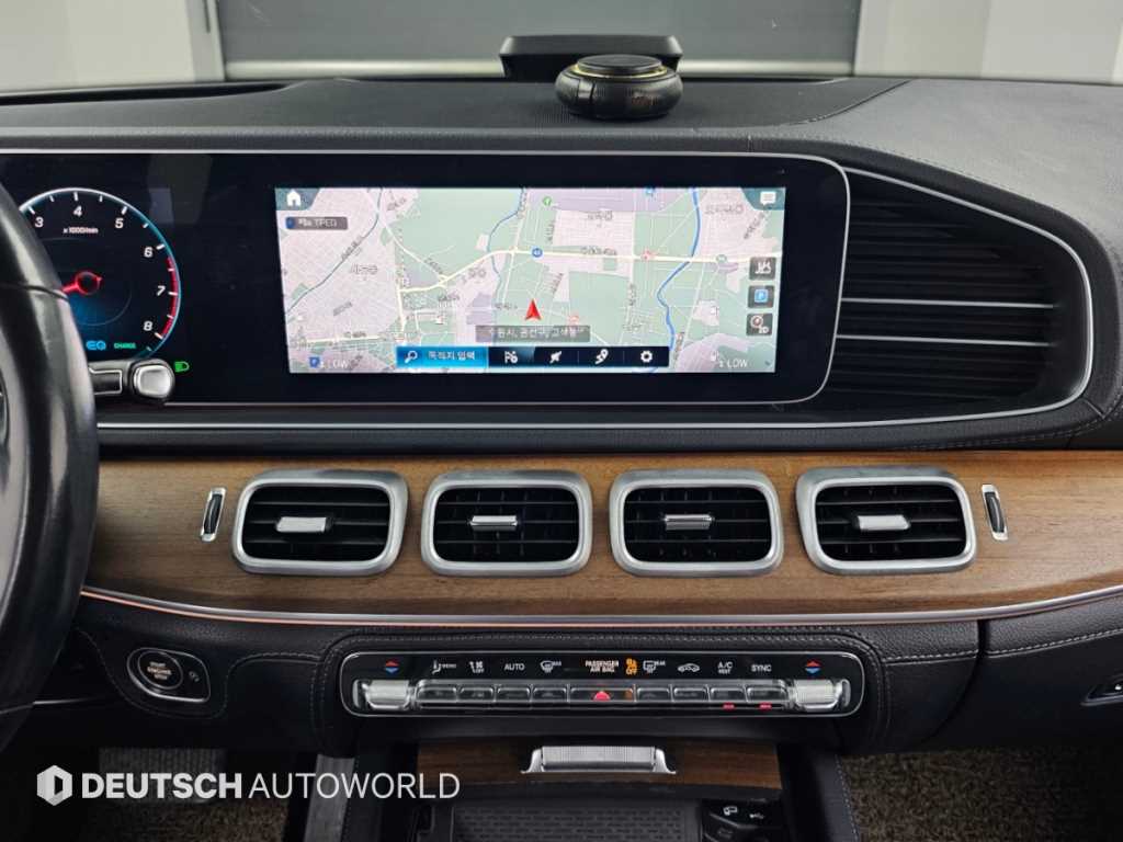 Mercedes-Benz GLE-Class — photo 14