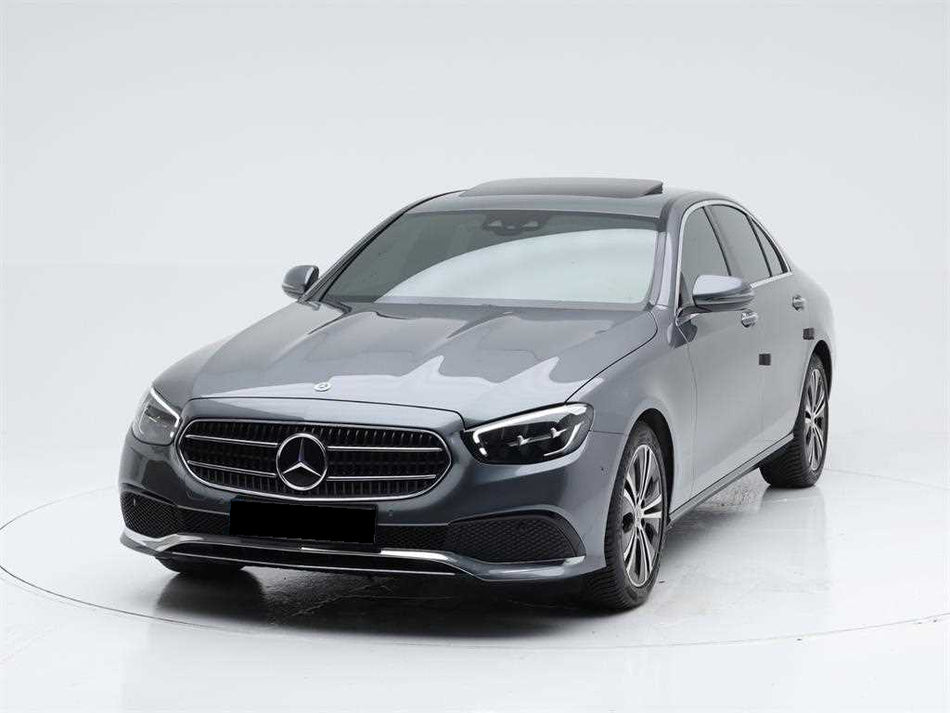 Mercedes-Benz E-Class — photo 01