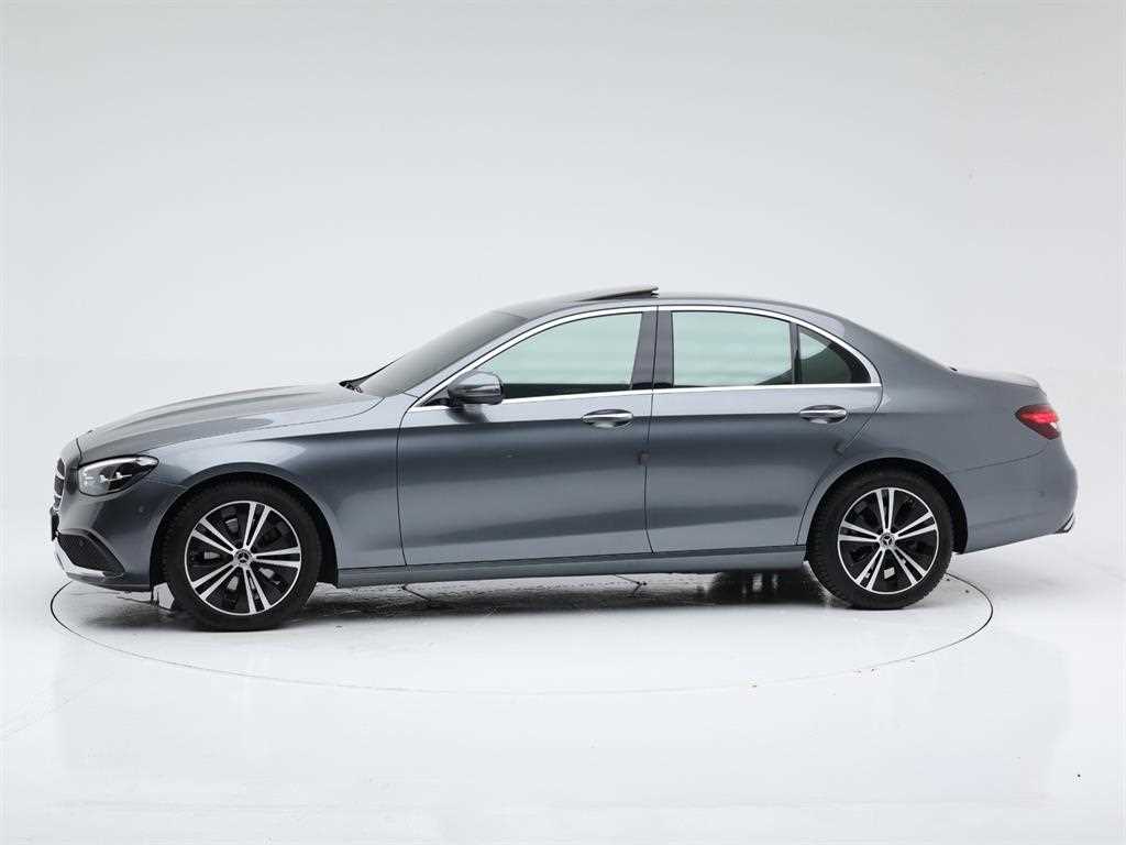Mercedes-Benz E-Class — photo 03