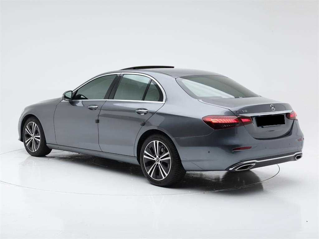 Mercedes-Benz E-Class — photo 04