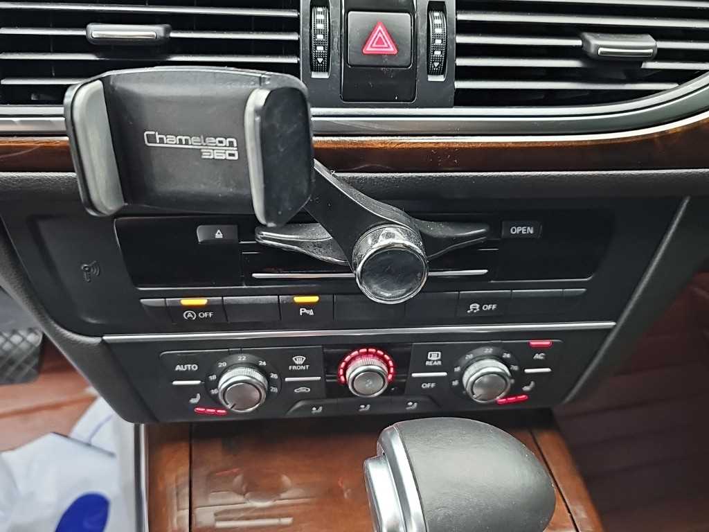 Audi A6 — photo 10