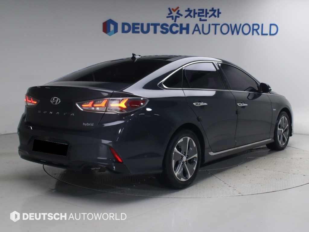 Hyundai Sonata — photo 02