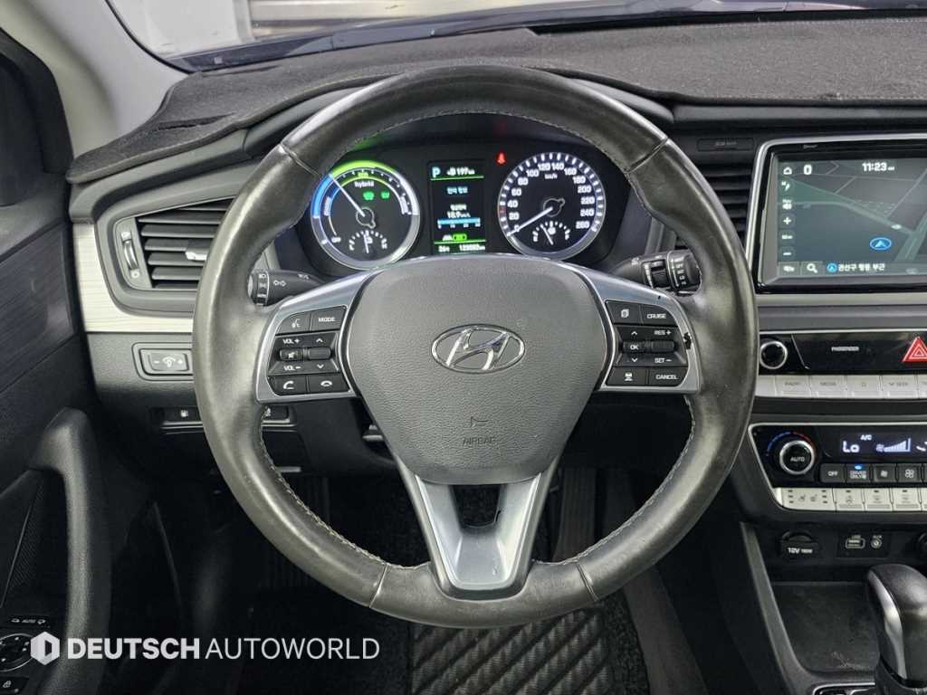 Hyundai Sonata — photo 13
