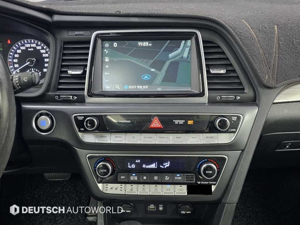 Hyundai Sonata — photo 14