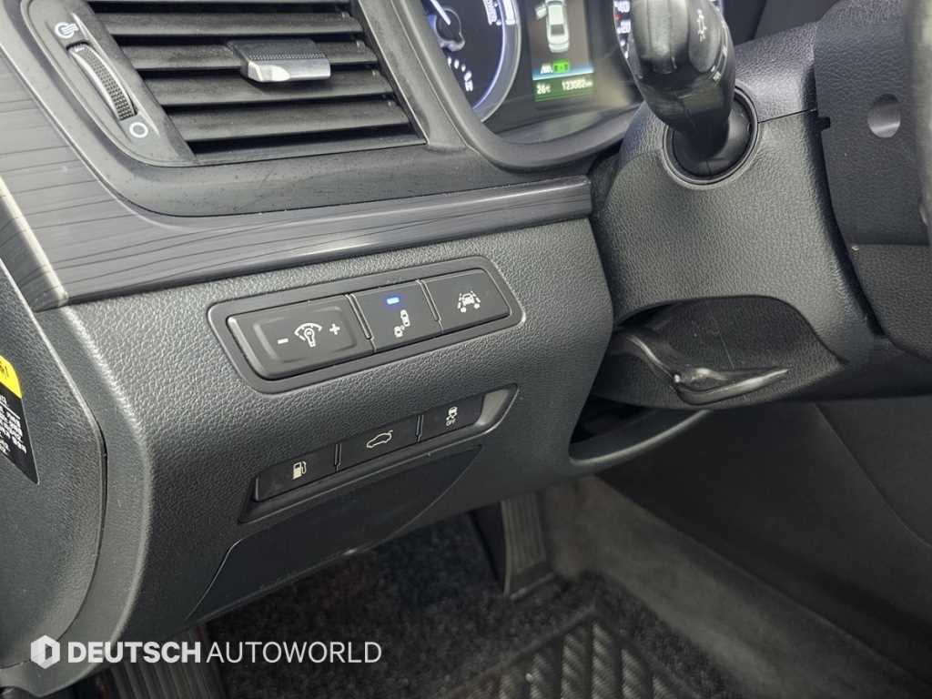 Hyundai Sonata — photo 17