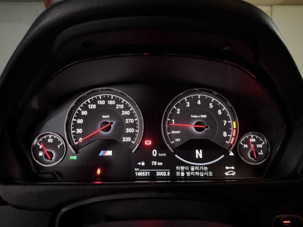BMW M4 — photo 13