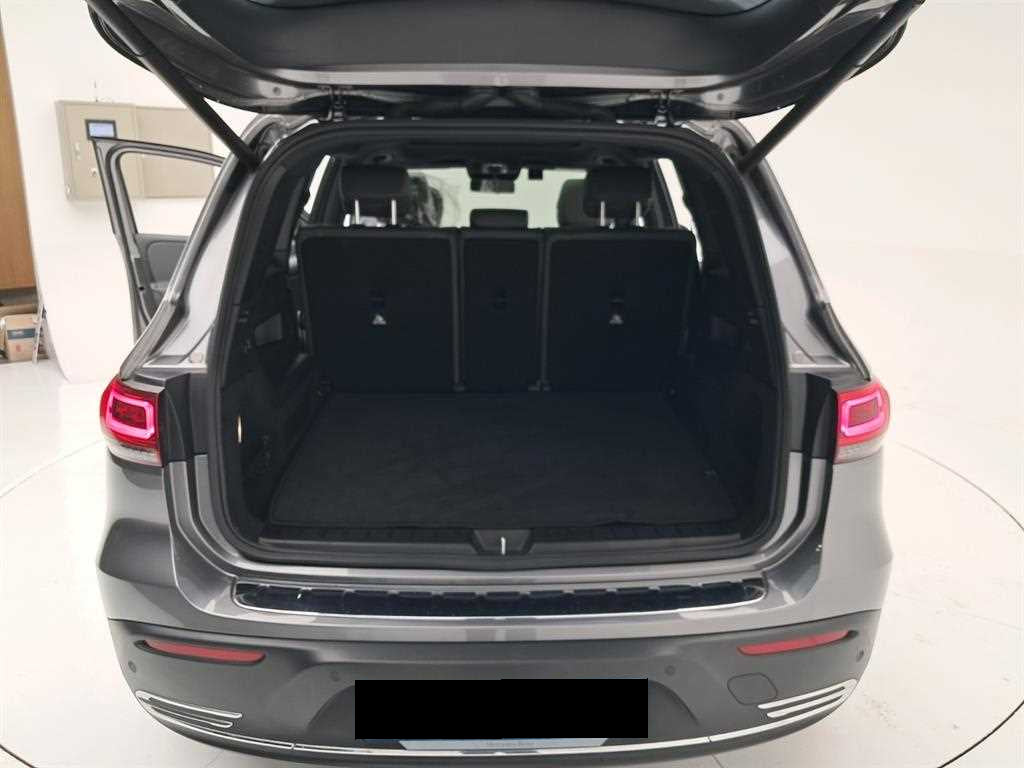 Mercedes-Benz EQB — photo 17
