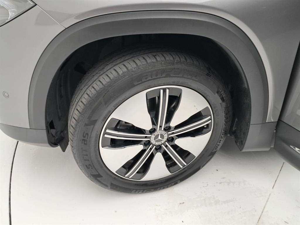 Mercedes-Benz EQB — photo 20