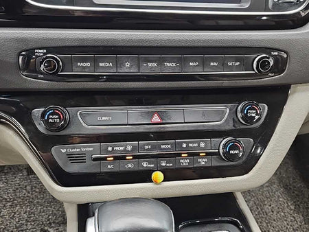 Kia Carnival — photo 10
