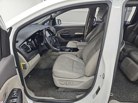 Kia Carnival — photo 11