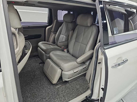 Kia Carnival — photo 12
