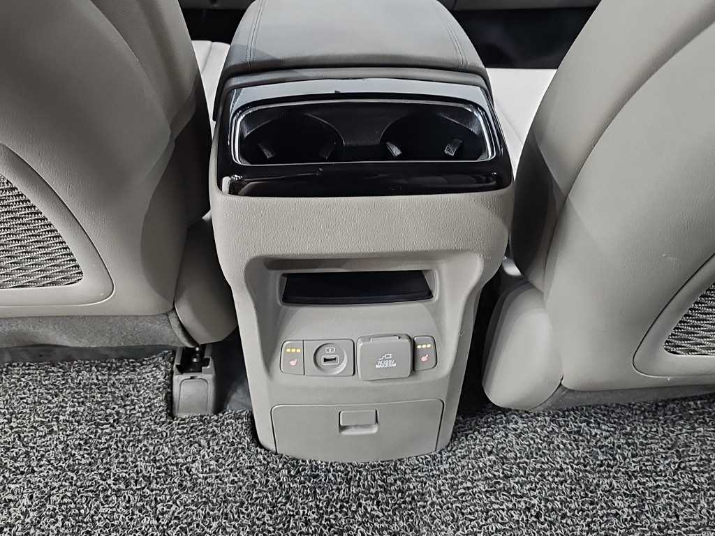 Kia Carnival — photo 13