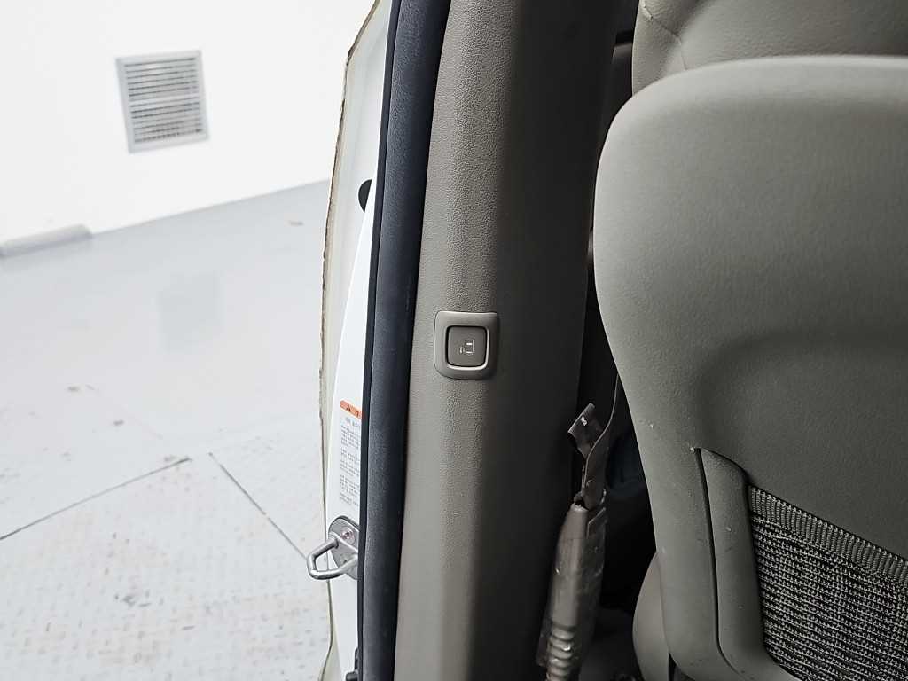 Kia Carnival — photo 14