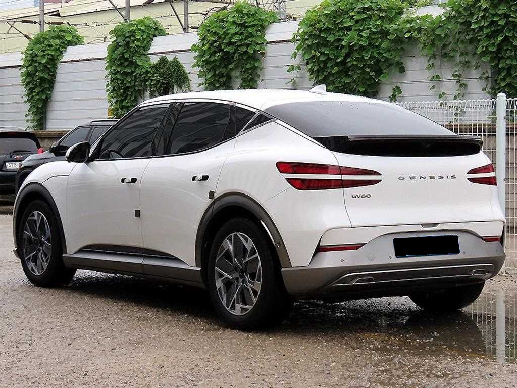 Genesis GV60 — photo 04