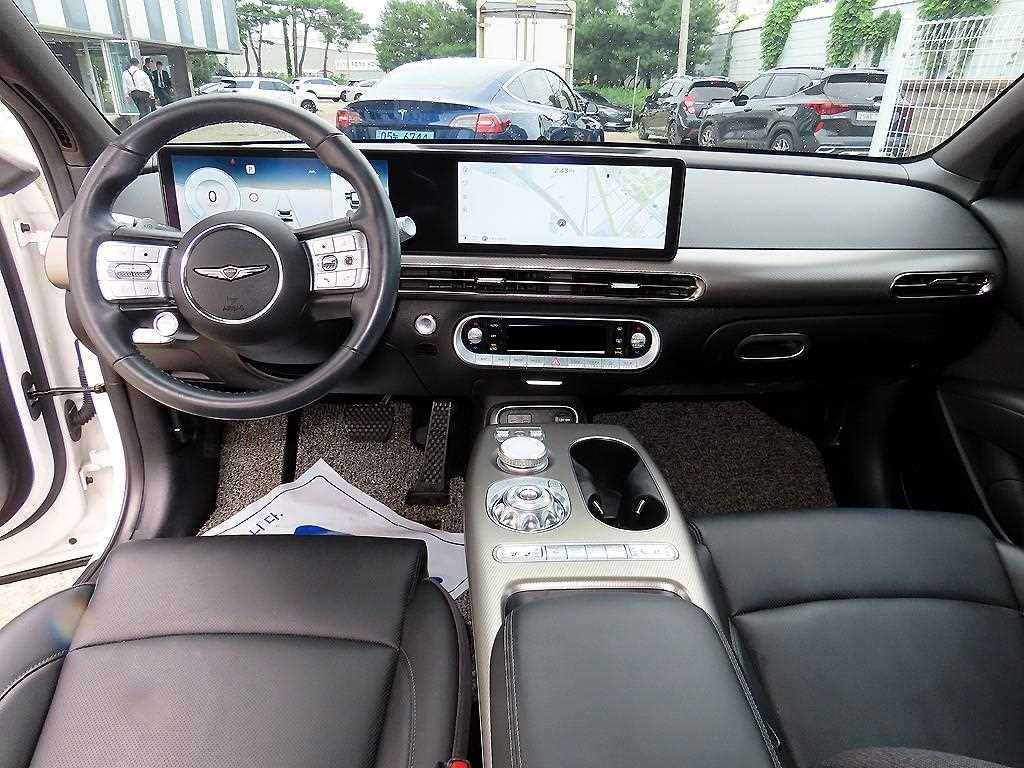Genesis GV60 — photo 07