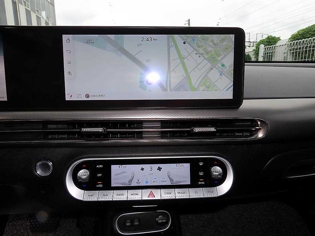 Genesis GV60 — photo 14