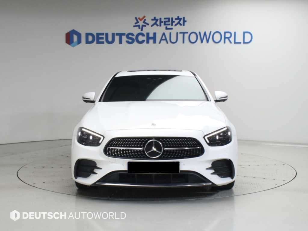 Mercedes-Benz E-Class — photo 03