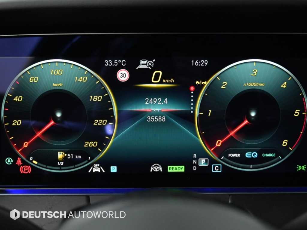 Mercedes-Benz E-Class — photo 08