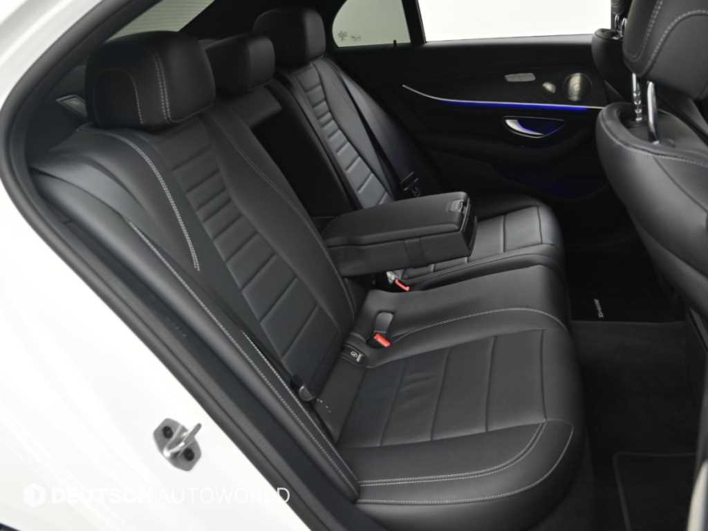 Mercedes-Benz E-Class — photo 12