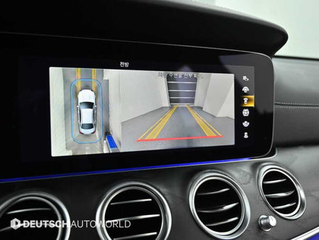 Mercedes-Benz E-Class — photo 15