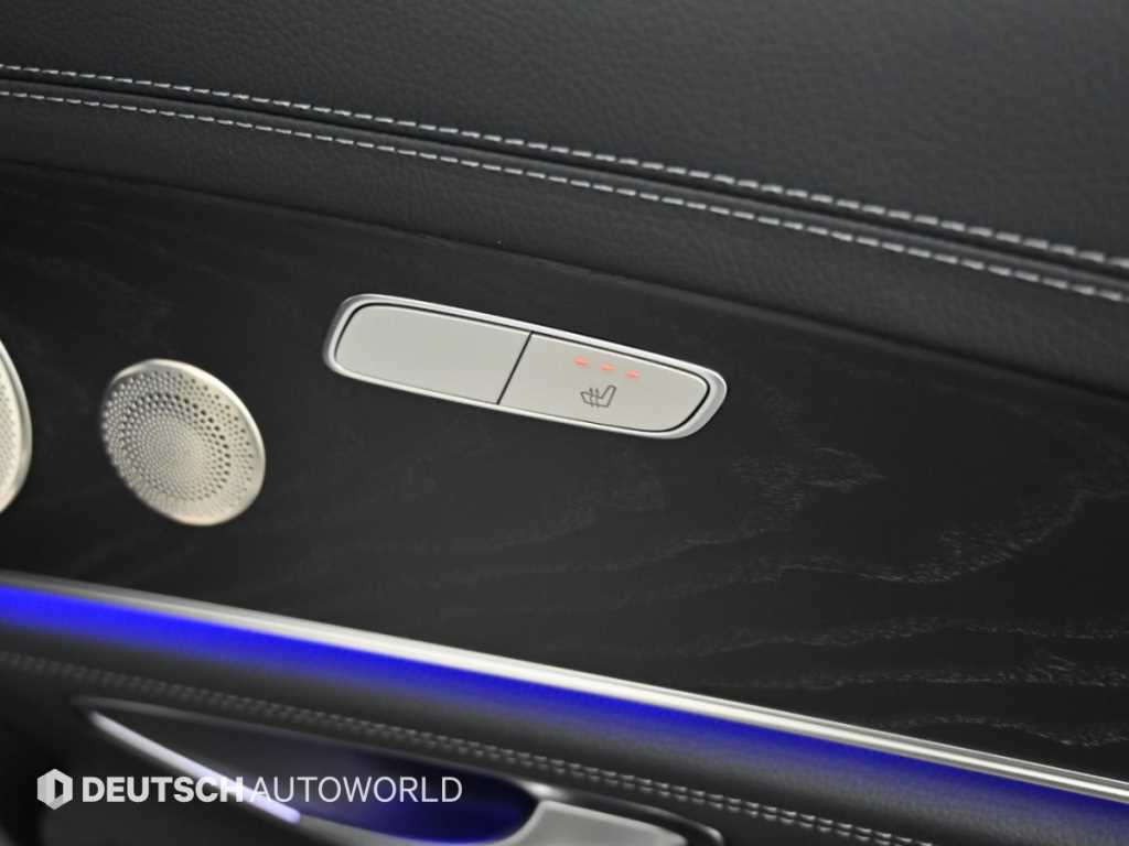 Mercedes-Benz E-Class — photo 16