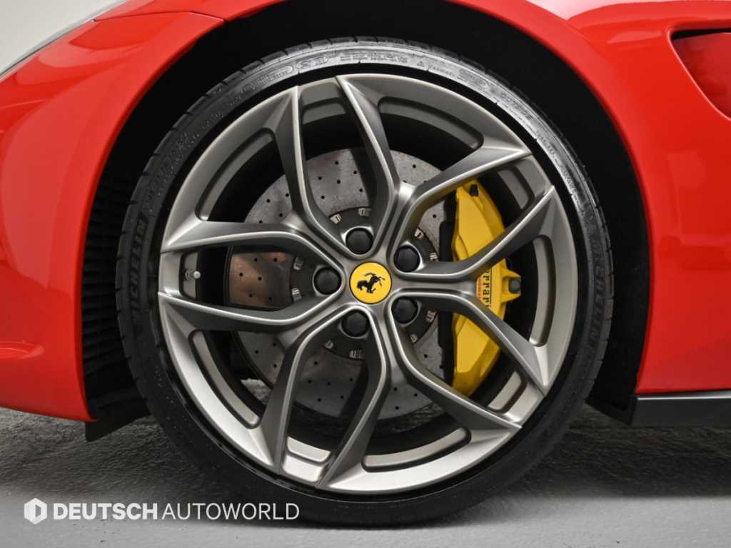 Ferrari GTC4 Lusso — photo 05