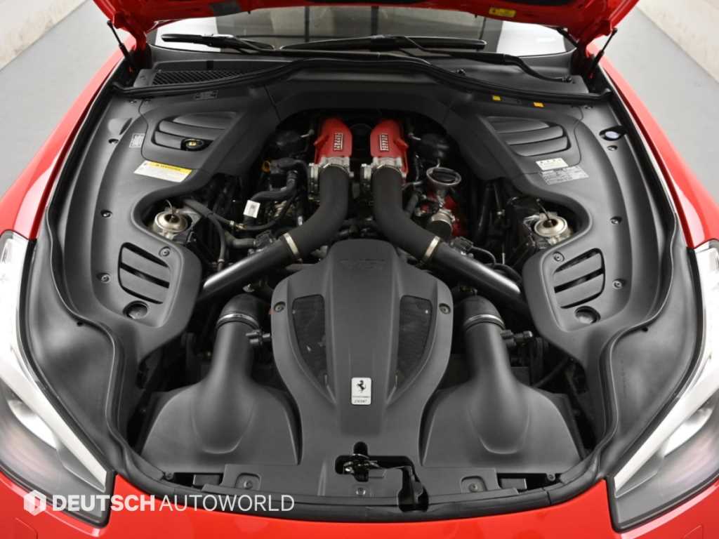 Ferrari GTC4 Lusso — photo 06