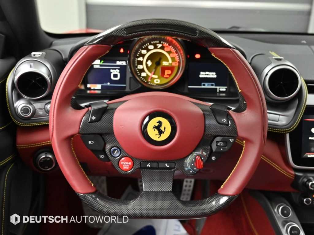 Ferrari GTC4 Lusso — photo 13