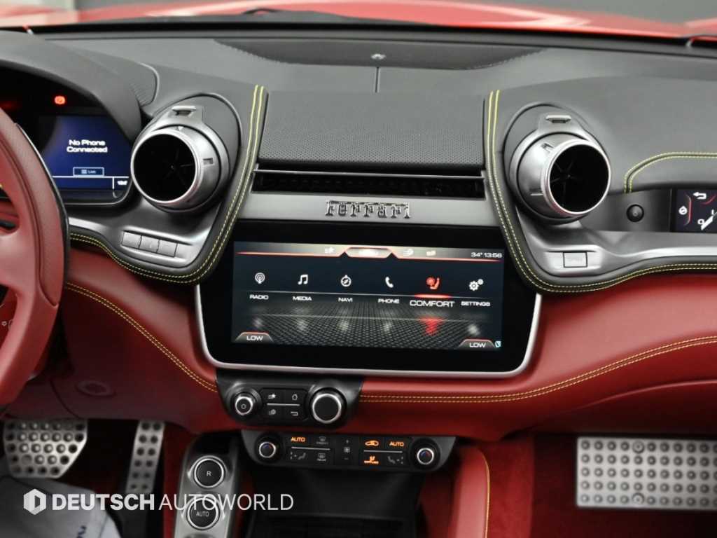 Ferrari GTC4 Lusso — photo 14