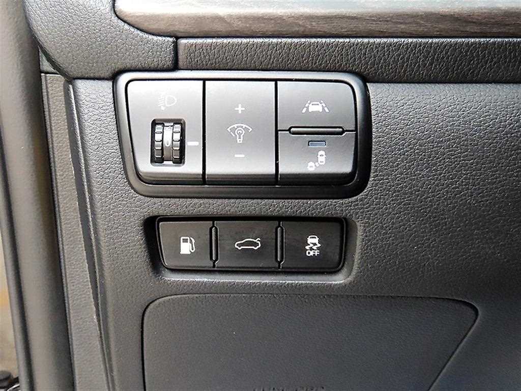 Kia K7 — photo 12