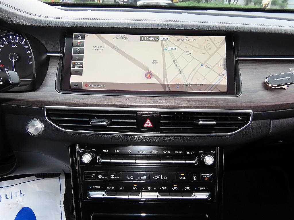 Kia K7 — photo 13