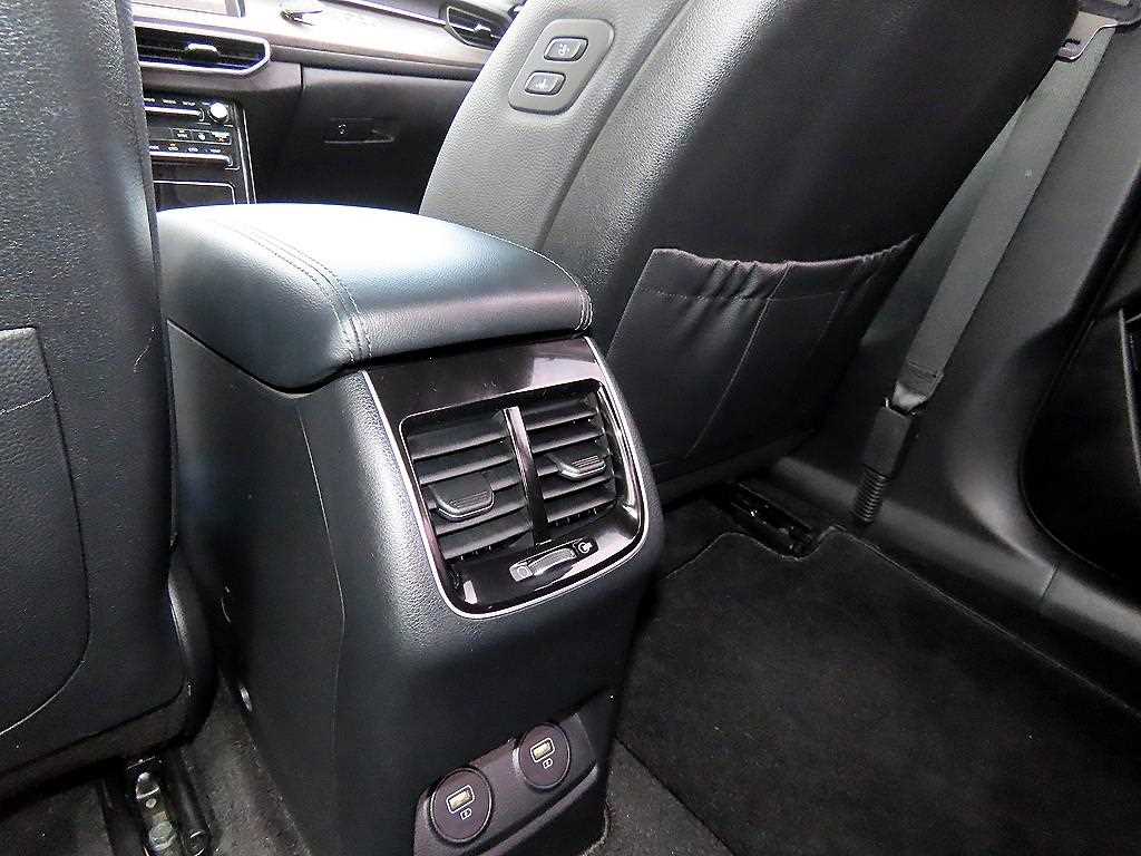 Kia K7 — photo 17