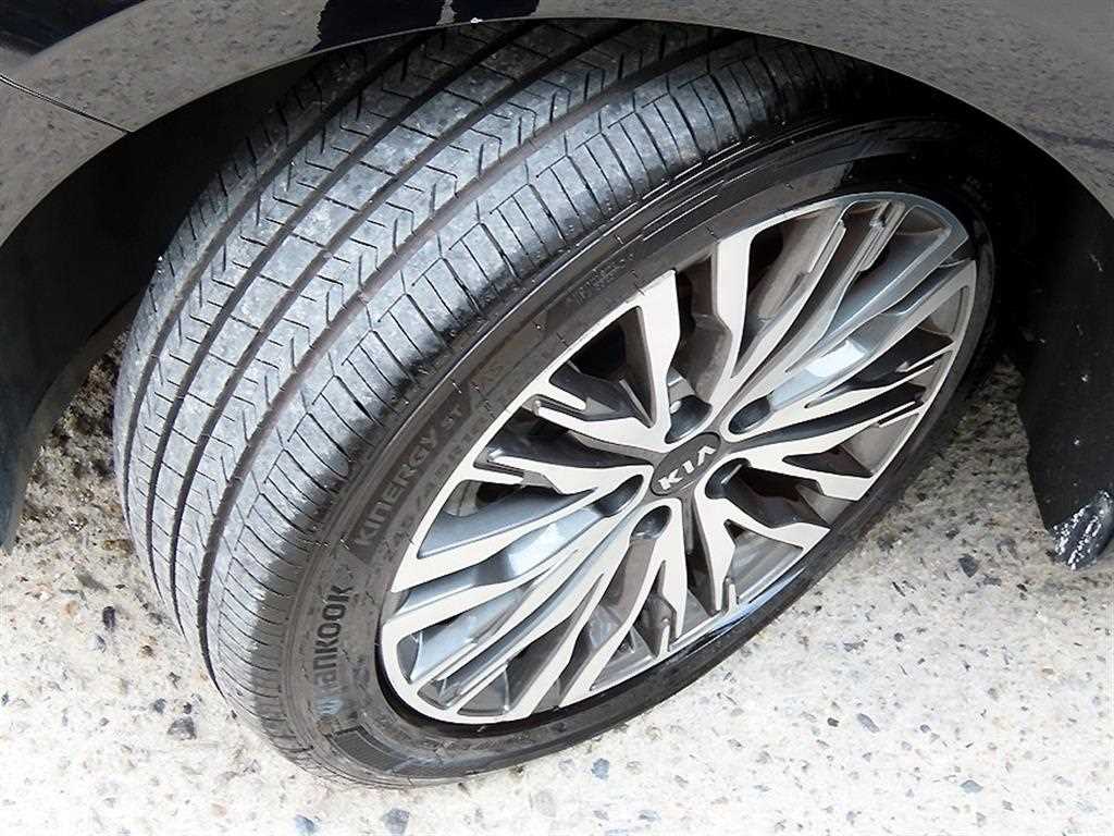 Kia K7 — photo 20