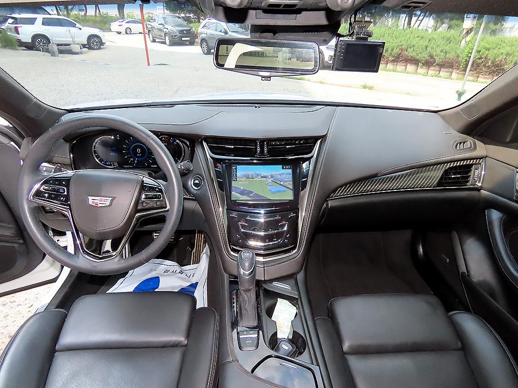 Cadillac CTS — photo 06