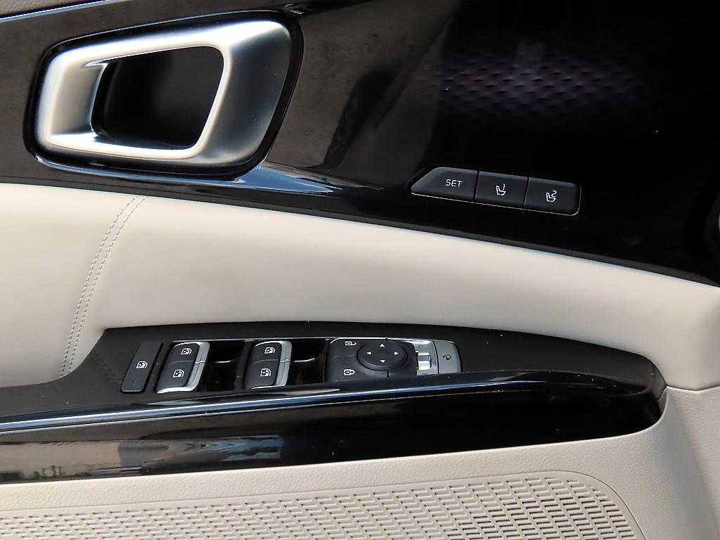 Kia Carnival — photo 11