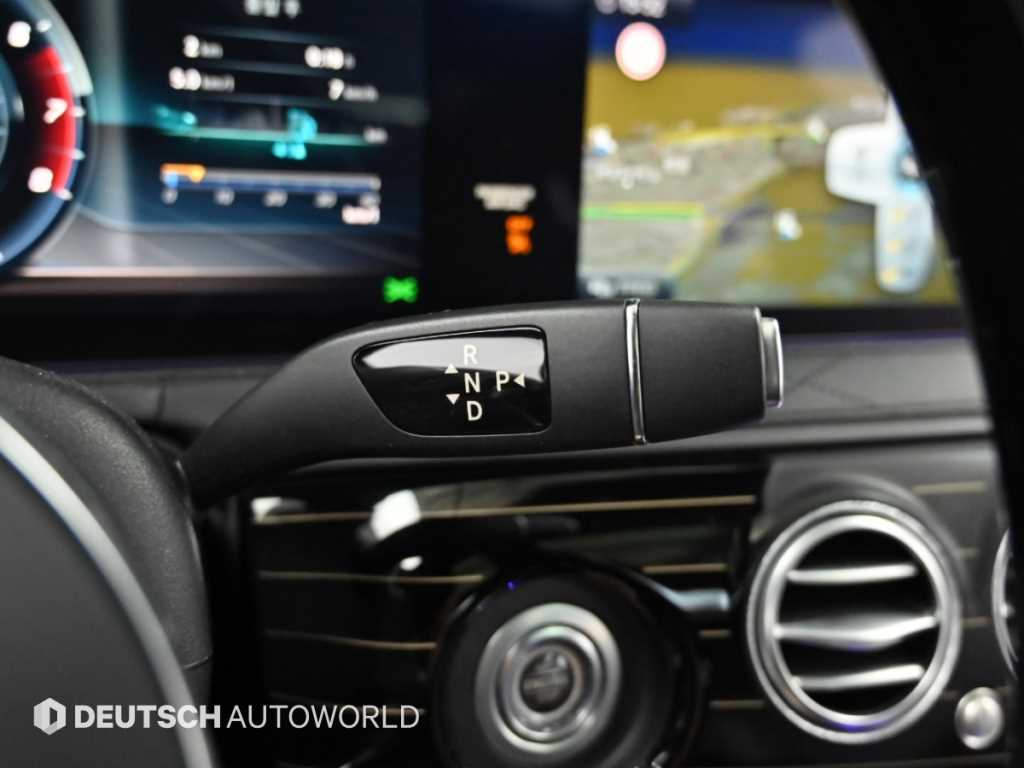 Mercedes-Benz S-Class — photo 09