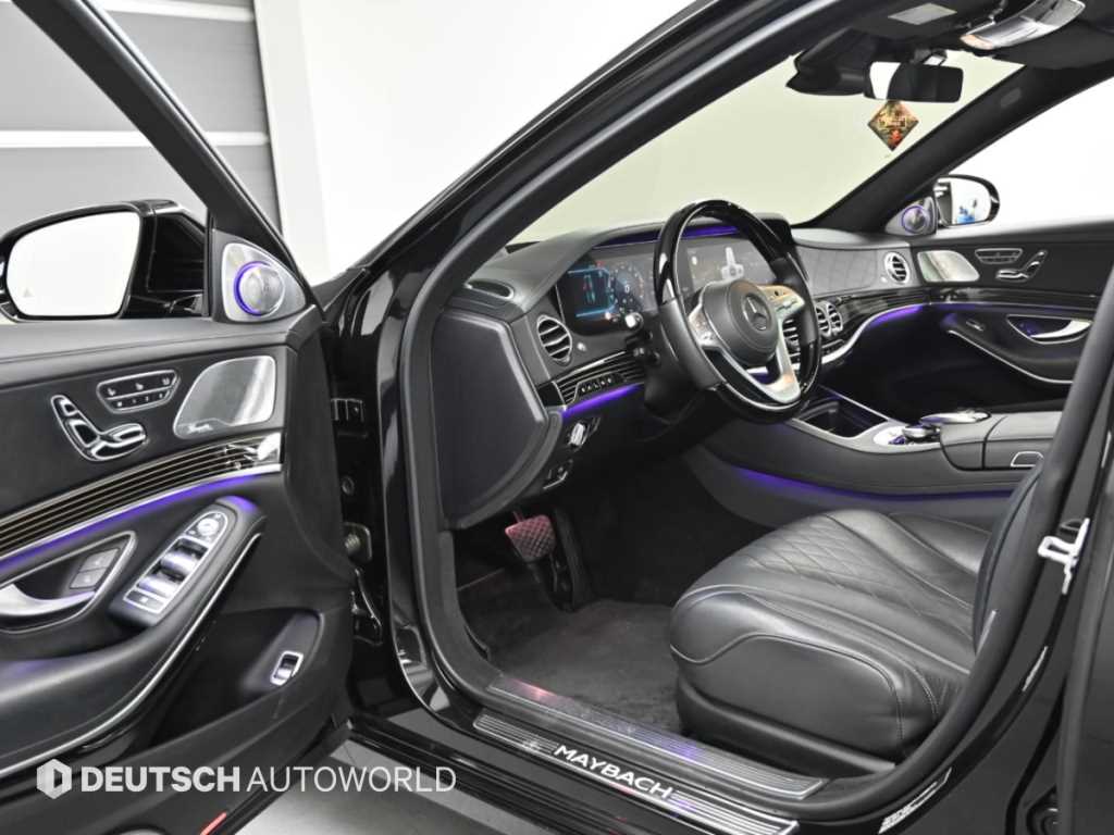 Mercedes-Benz S-Class — photo 11
