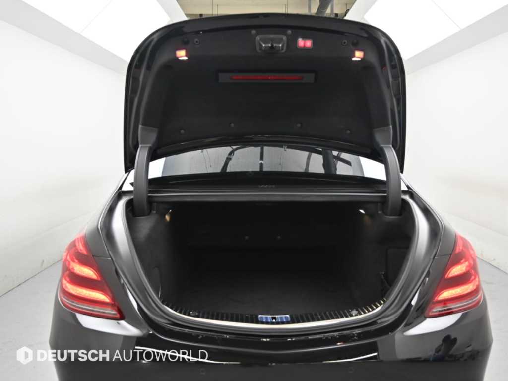 Mercedes-Benz S-Class — photo 19