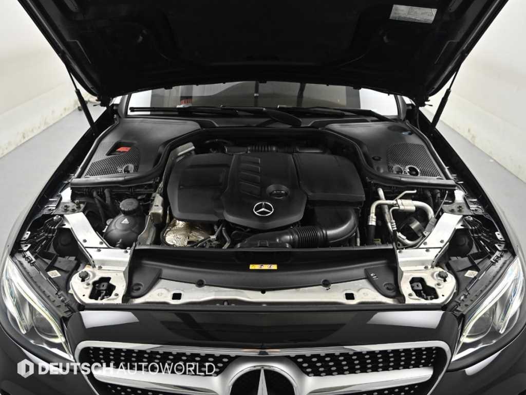 Mercedes-Benz E-Class — photo 07