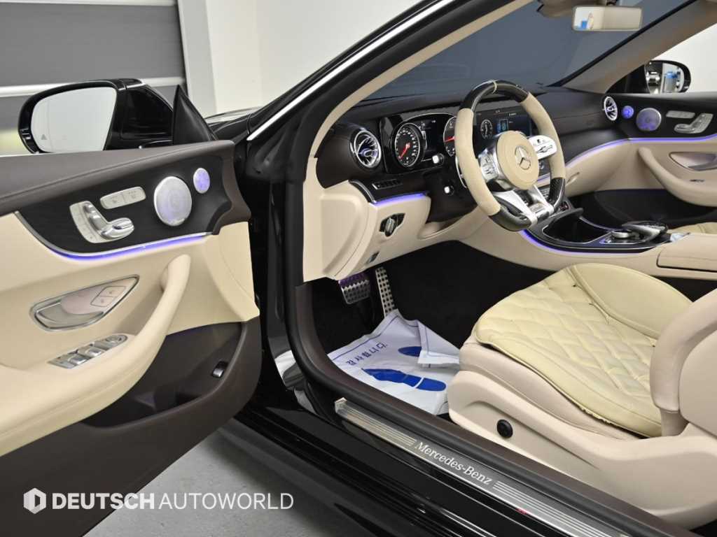 Mercedes-Benz E-Class — photo 12