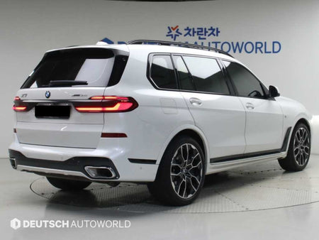BMW X7 — photo 02