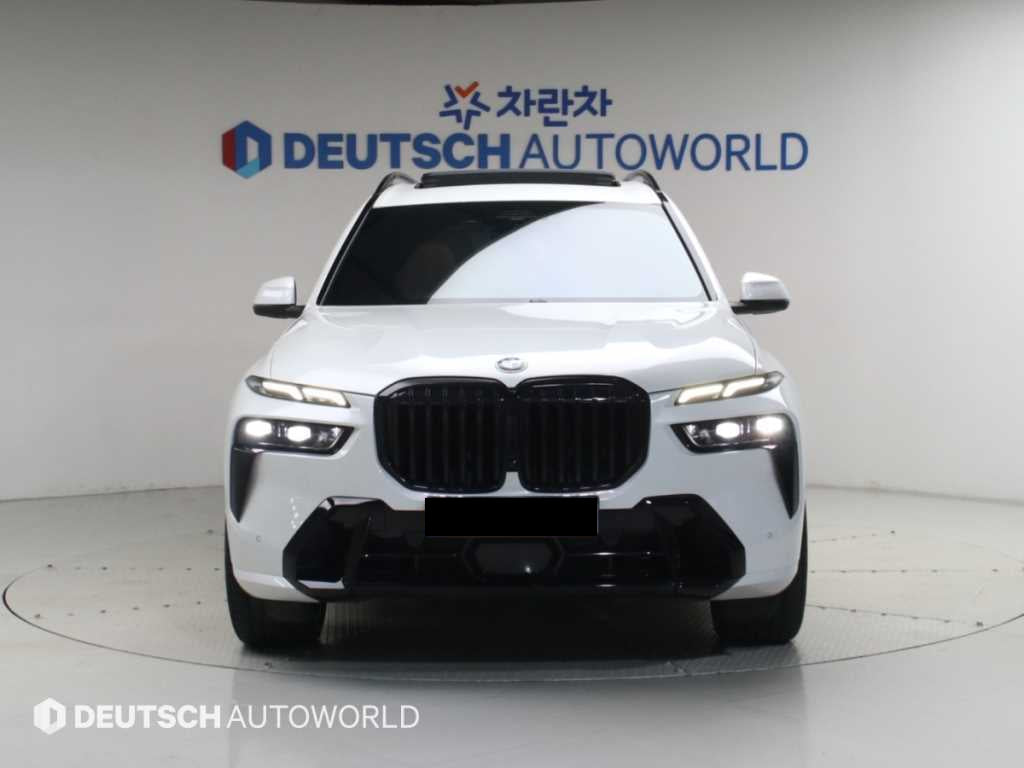 BMW X7 — photo 03
