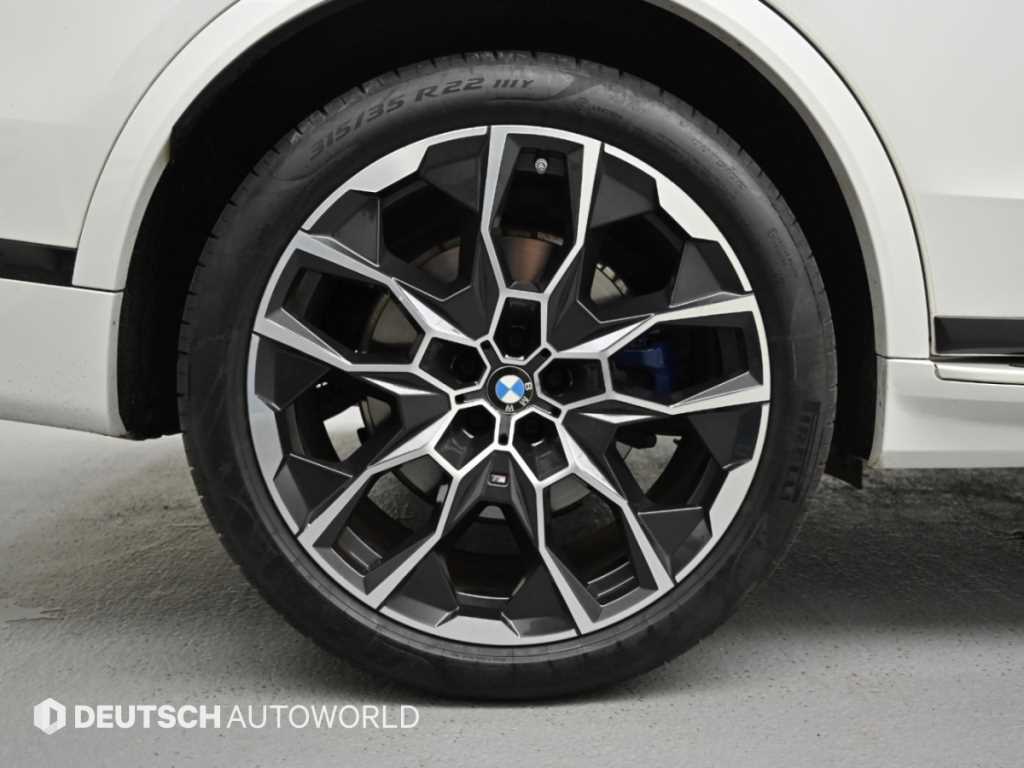 BMW X7 — photo 06