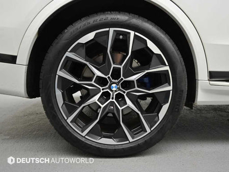 BMW X7 — photo 06