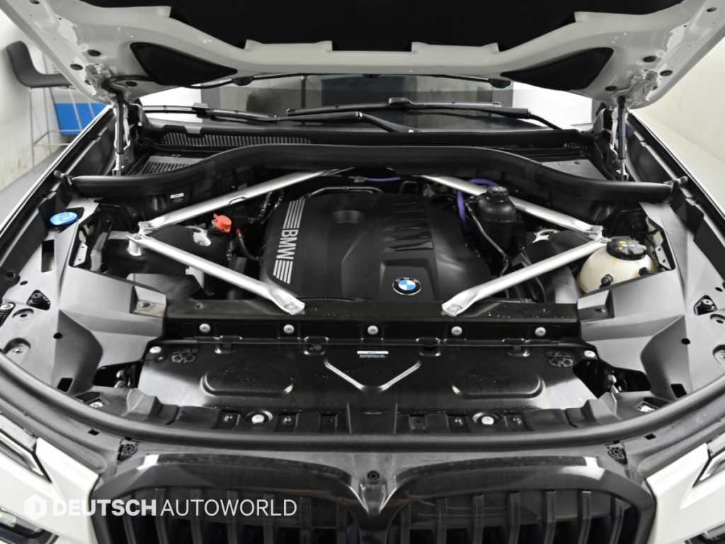 BMW X7 — photo 07