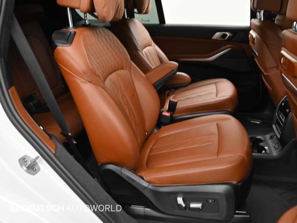 BMW X7 — photo 13