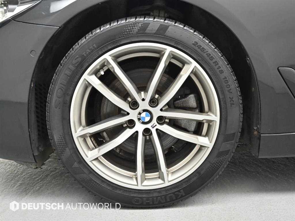 BMW 5-Series — photo 05